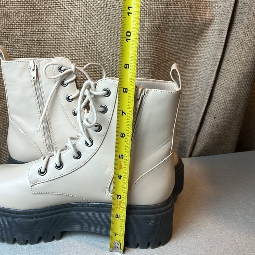 YOKI WOMEN’S platform tan combat lace up zip up boots size 7.5. - Picture 11 of 12